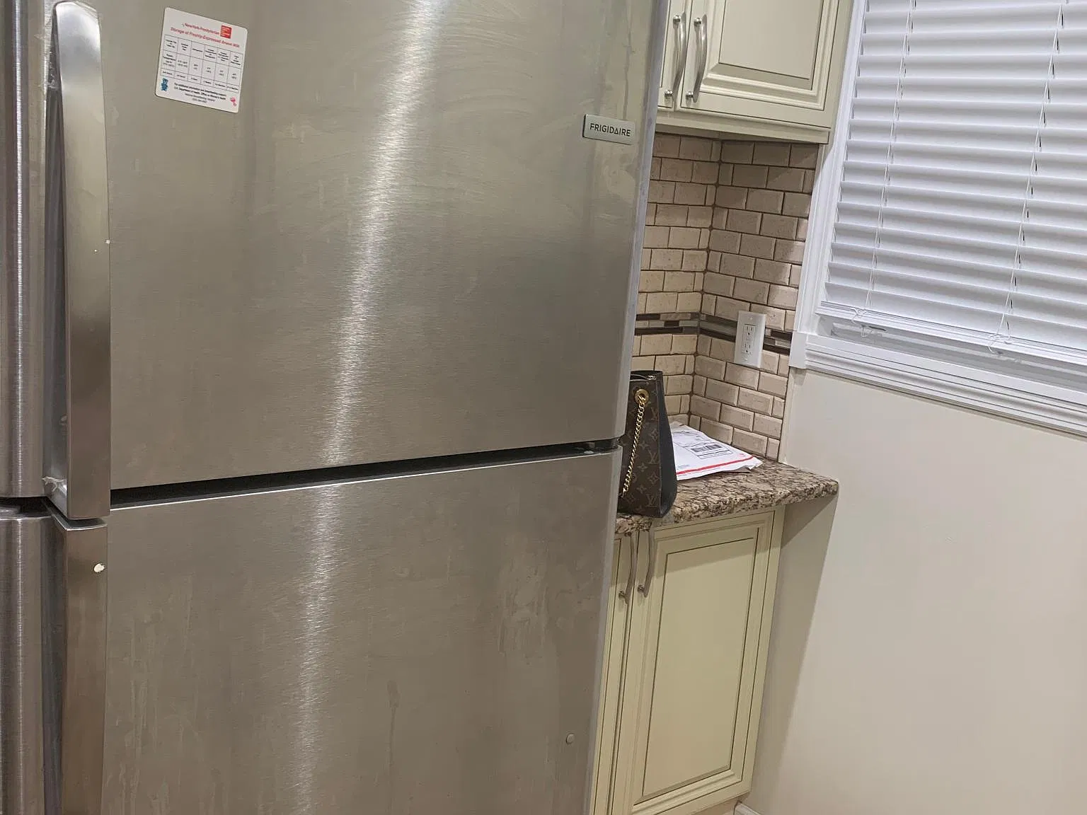 3 bed, 1000 sqft, $3,000 — Photo 4