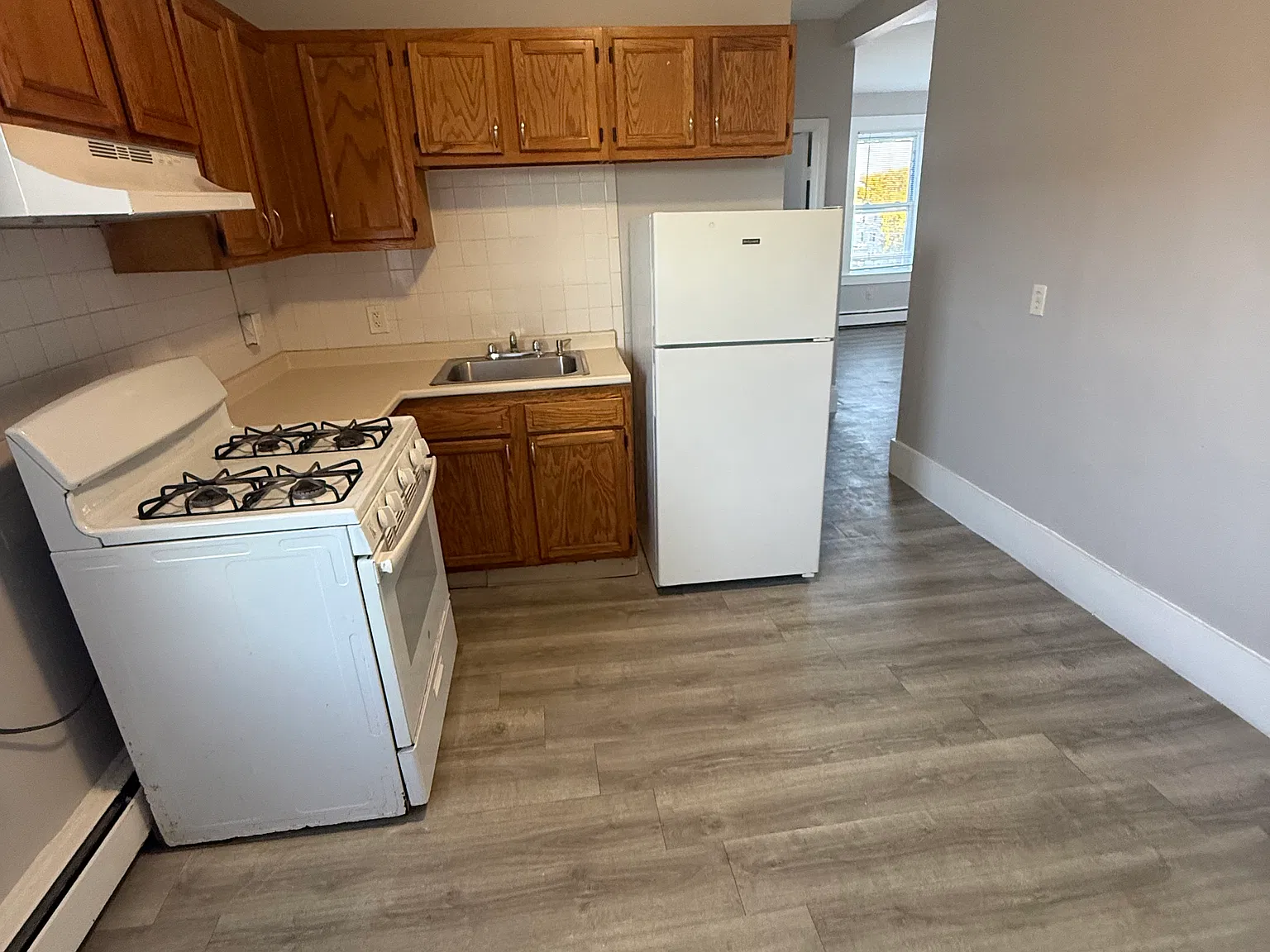 2 bed, 650 sqft, $2,300 — Photo 1