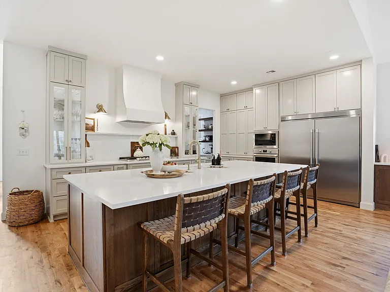 3917 S Madison Ave — Photo 10