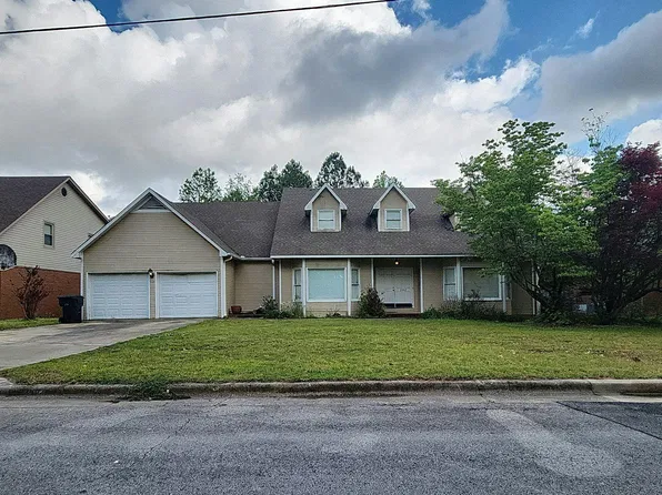 2402 McNair St SW, Decatur, AL 35603