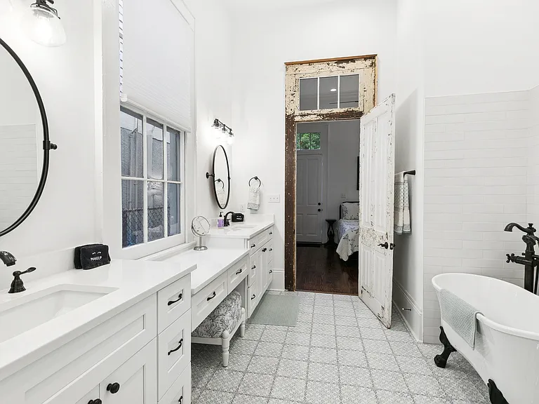 Jack & Jill bathroom, soaking tub, shower, double vanity