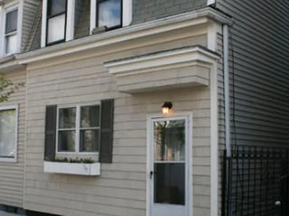 569 E 3rd St, South Boston, MA 02127