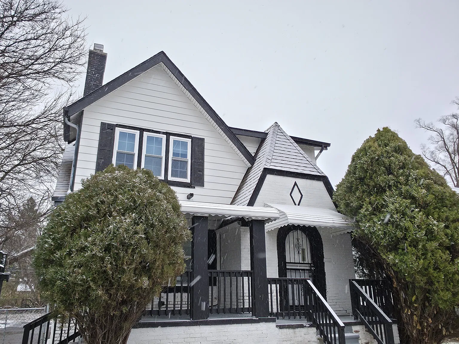 5 bed, 2163 sqft, $1,950 — Photo 2