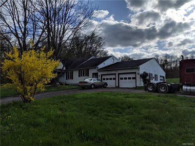 1555 Center St, East Aurora, NY, 14052