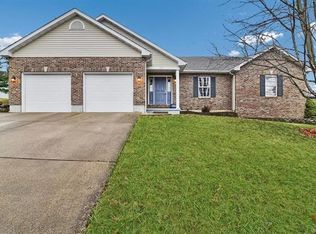 206 Hara Ln, Washington, MO 63090