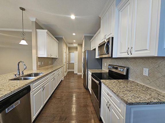 4th image of 1212 Cobblefield Dr