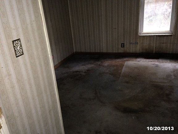 3rd image of 313 S Woodlawn Ave