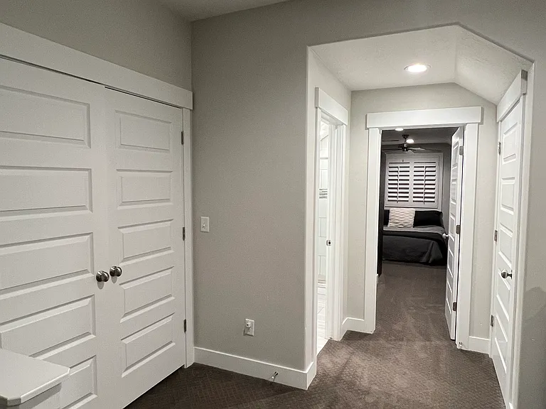 598 W Regent Garden Ln — Photo 20