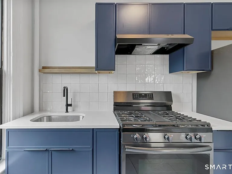 46 Trumbull St #3 — Photo 8