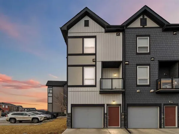 11 Evanscrest Mews NW #402, Calgary, AB T3P 0Y1