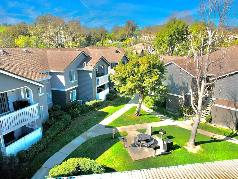 Village Oaks — Photo 34