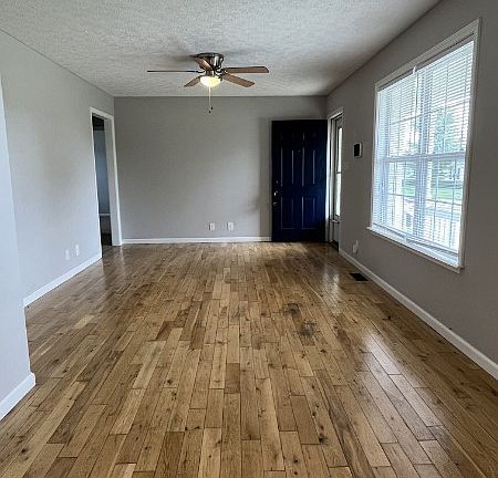 3rd image of 200 Jenna Ave