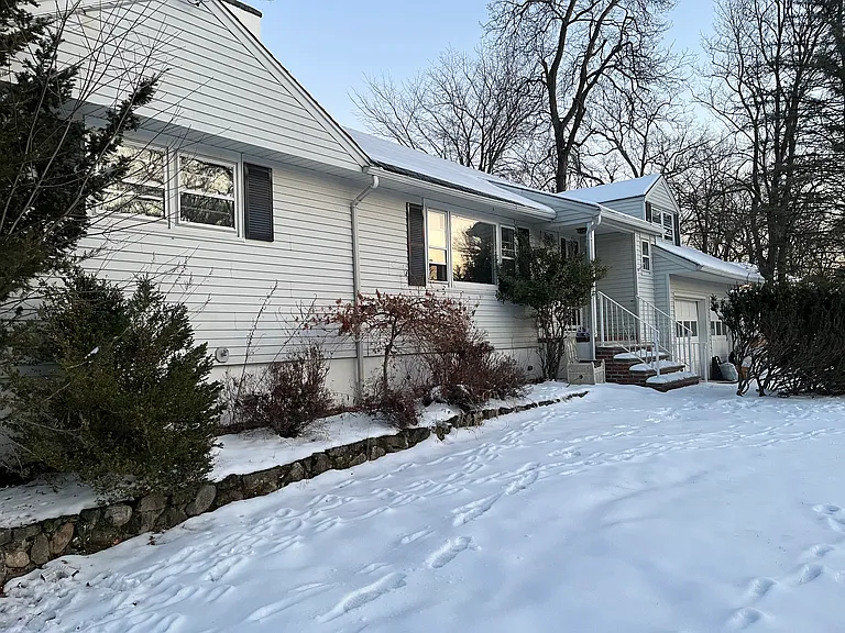104 Hillcrest Dr — Photo 26