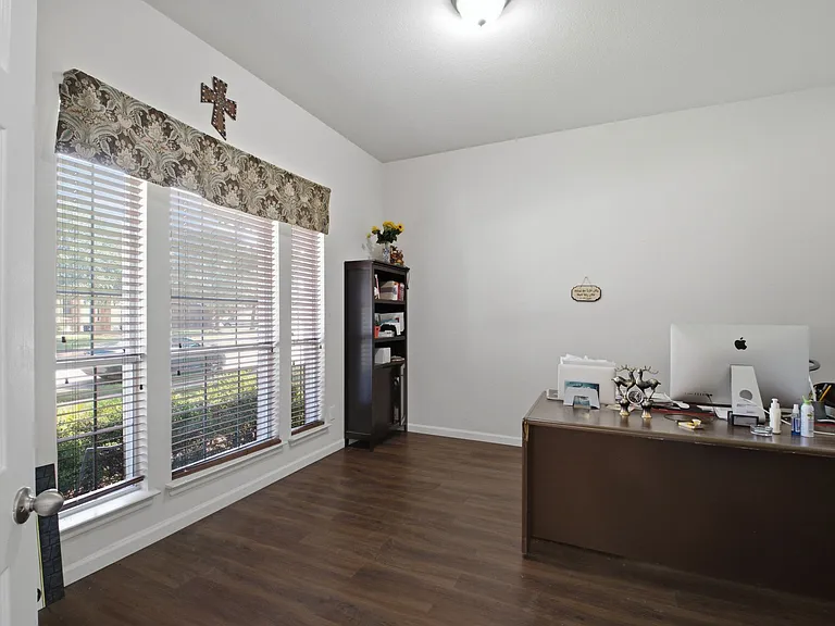 9309 Stonewood Dr — Photo 35