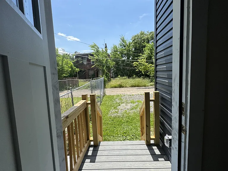510 Winfield St — Photo 13