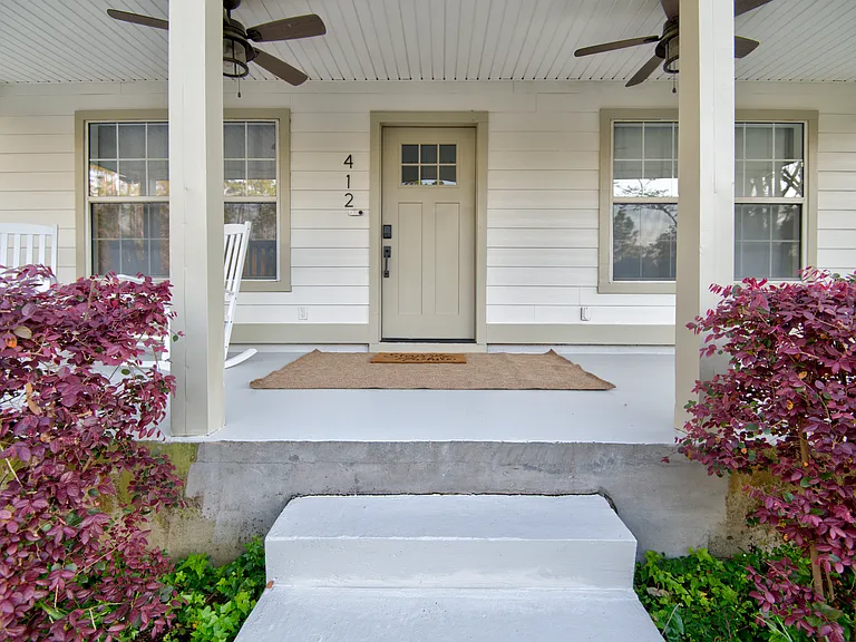 412 Hunters Rd — Photo 1