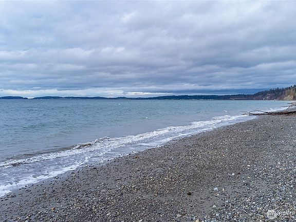 5th image of 43 E Sycamore Road