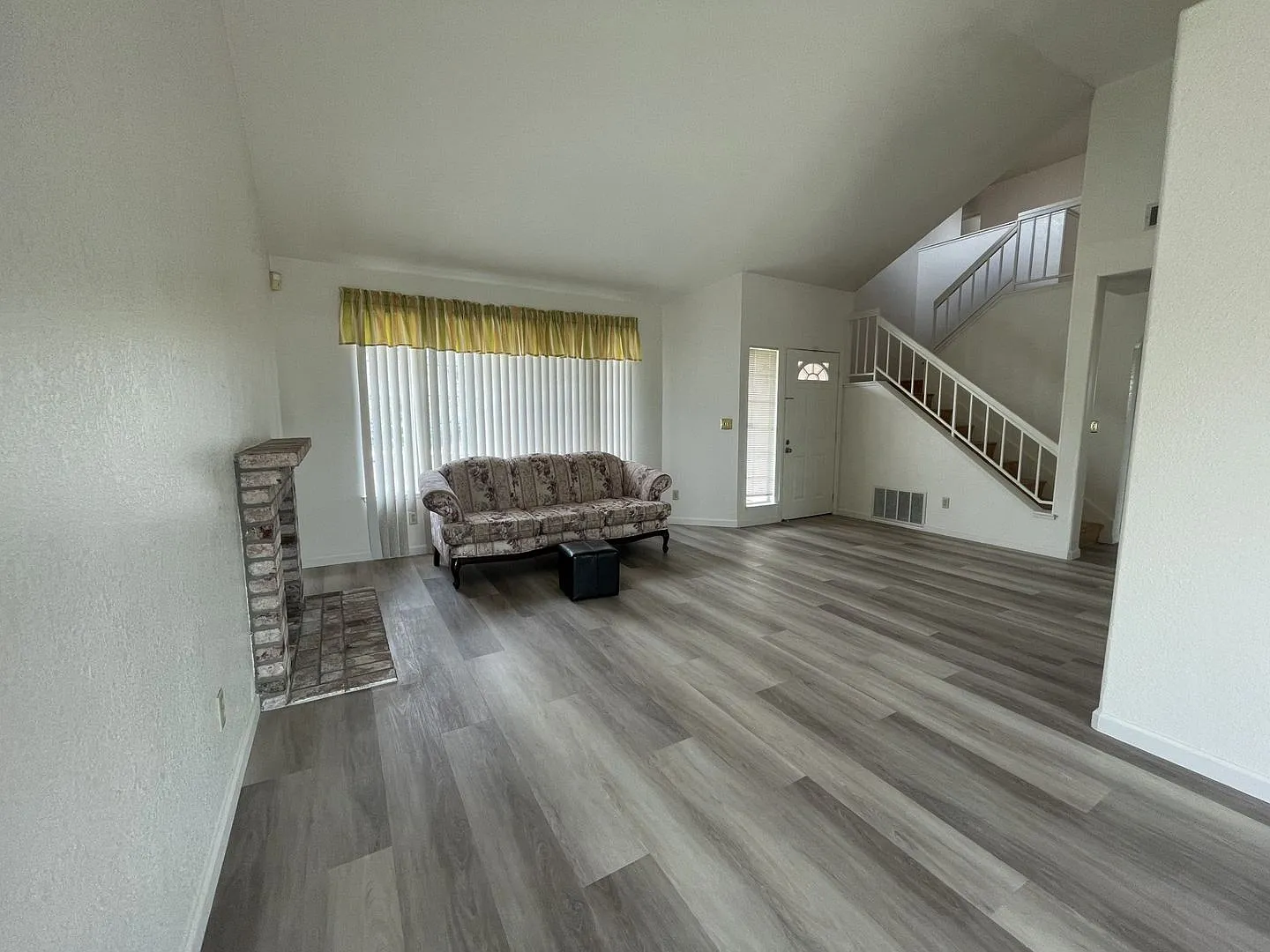 Beautiful 3 Bedroom 2.5 Bath Home in East Vallejo — Photo 3