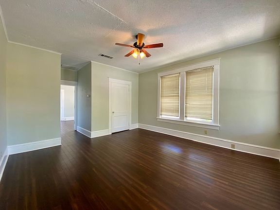 2nd image of 527 1/2 Wichita St