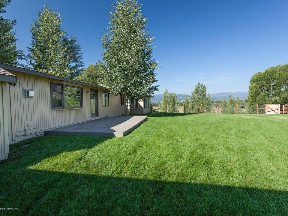 1st image of 3795 S Meadow Dr