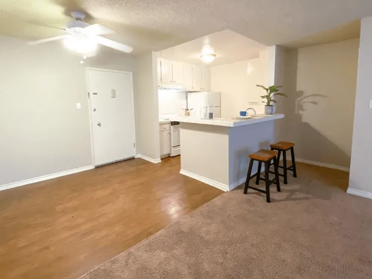 The Ray Apartments — Photo 23