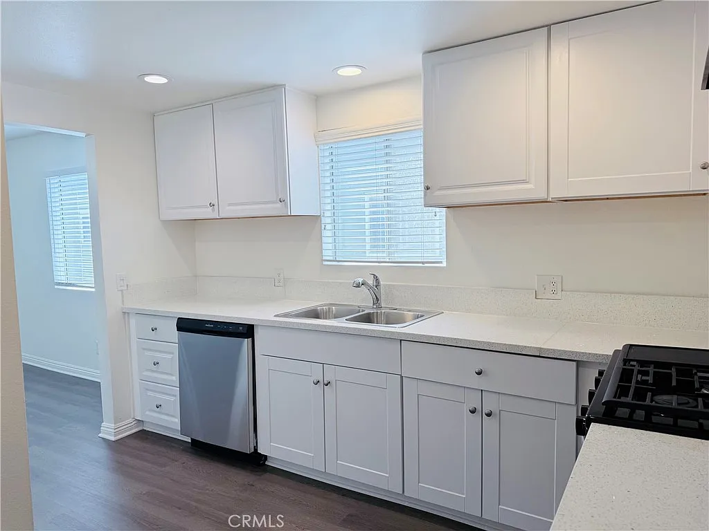 Building Photo - 1163 W Badillo St #3