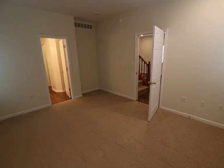 305 S Clifton Ave — Photo 7