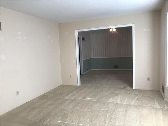5th image of 7621 Englewood Ave