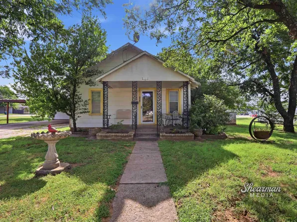 207 S California St, Henrietta, TX 76365