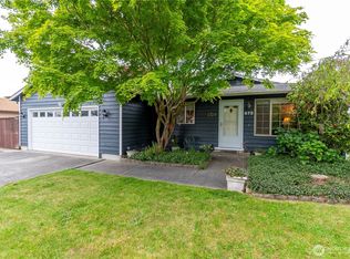 675 NW Columbia Dr, Oak Harbor, WA