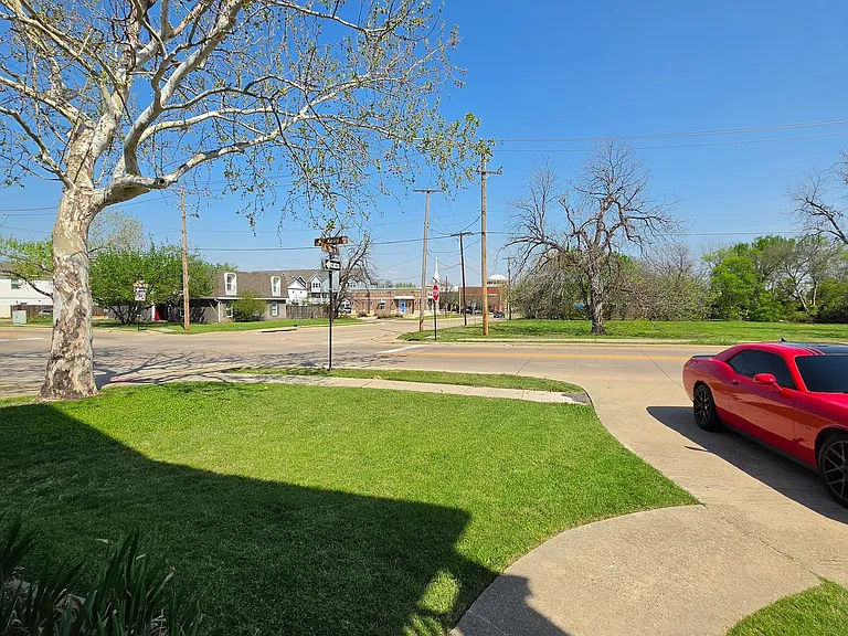 145 N Kealy St — Photo 3