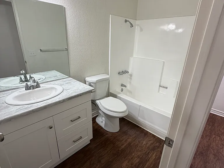 Rancho Vista Apartments — Photo 12