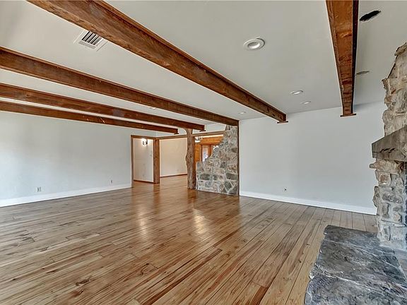 5th image of 1033 Hatch Ct
