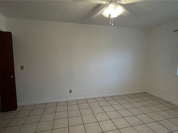 4th image of 1810 Cheryl Dr #D