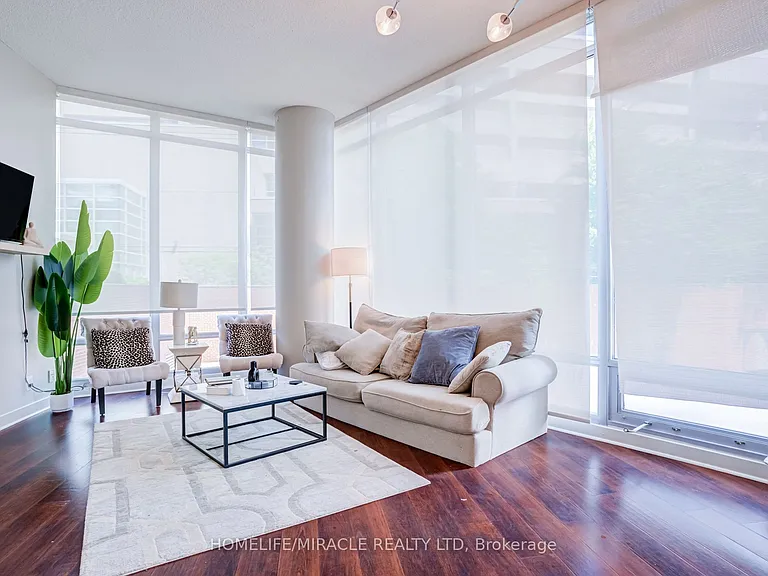 81 Navy Wharf Ct #201 — Photo 20