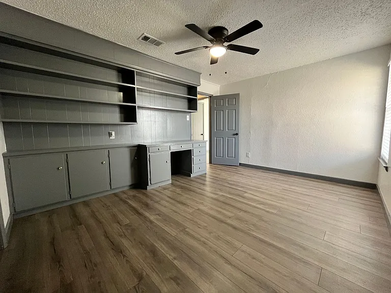 2526 Louise St #A — Photo 5