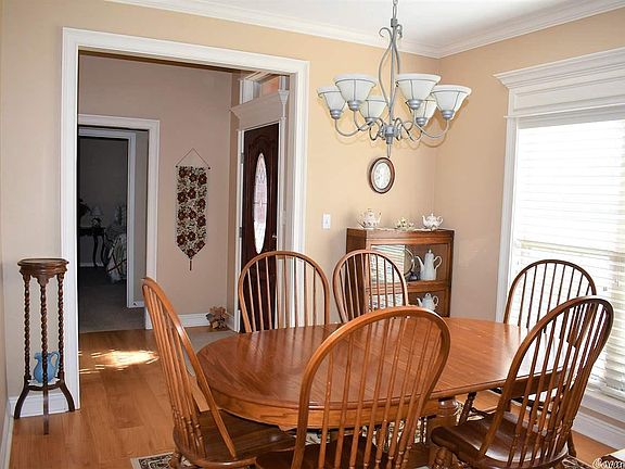 5th image of 501 Crain Dr