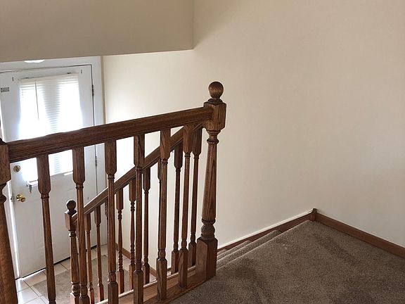 5th image of 44 Sherwood Ave #B
