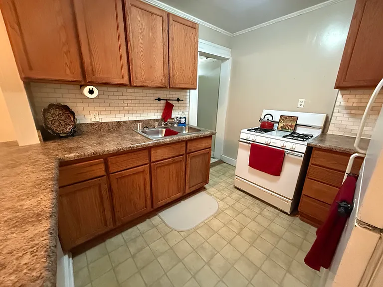 Cabinets and appliances in good shape