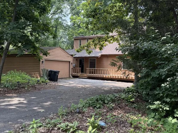 139 Saint Andrews TRAIL, Fontana, WI 53125