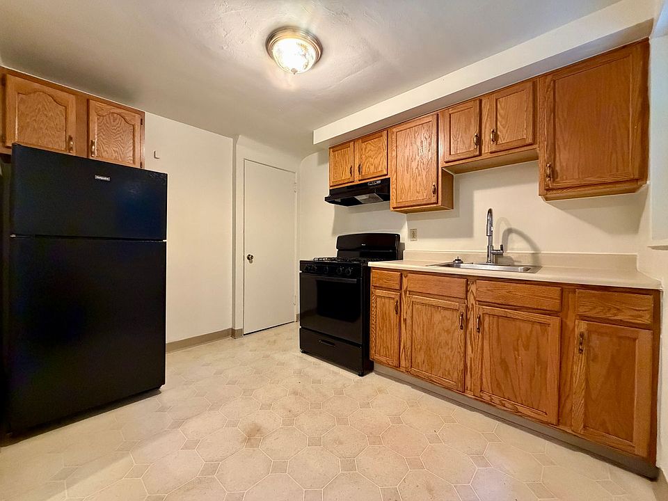 1st image of 550-552 Long Rd #550
