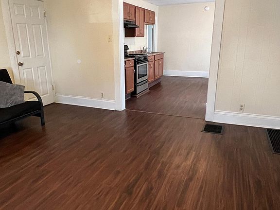 5th image of 345 W 8th St #4