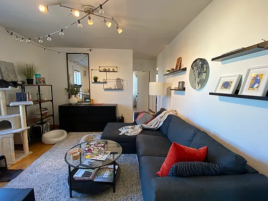 Rented by Realty Collective | media 29