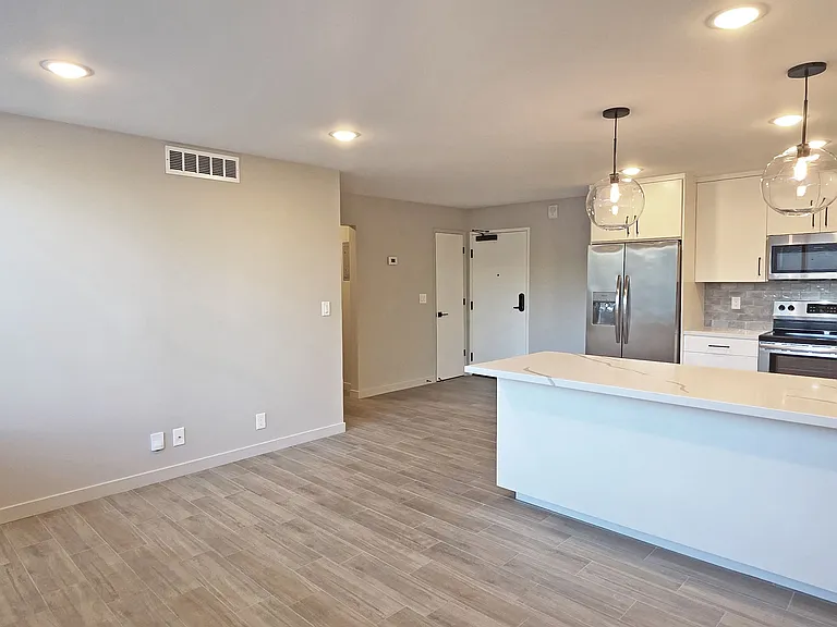 2716 N St #105 — Photo 15