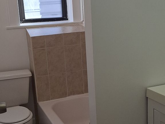 5th image of 97 Caryl Ave APT 3B