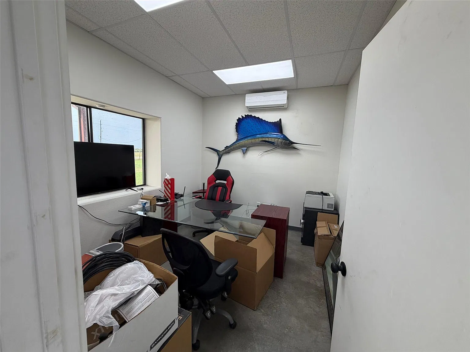 3 bed, 4.0 bath, 7500 sqft, $8,750 — Photo 3