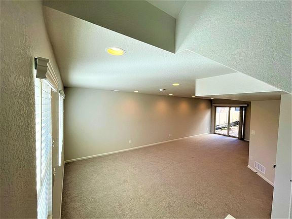 3rd image of 6036 Callan Dr
