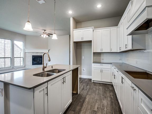 4th image of 4109 Angelina Dr