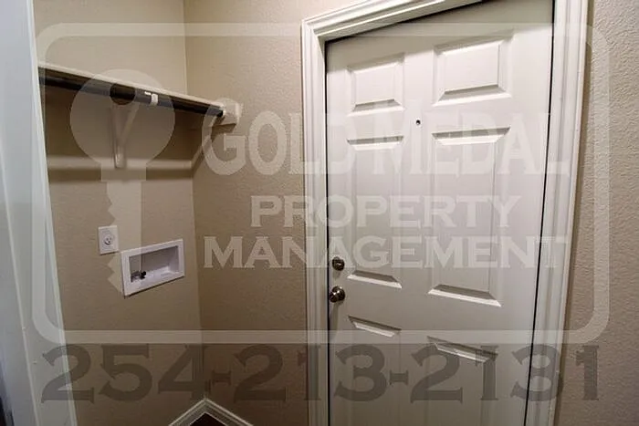 1809 Aztec Trce #A — Photo 8