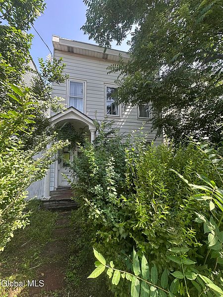 3rd image of 15 Glen Avenue